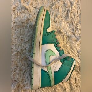 Jordan Women's Athletic Shoes in Teal and White